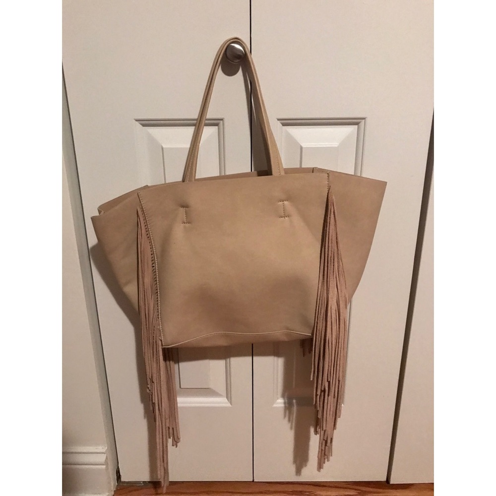 BRAND NEW: Vegan leather tote bag with fringe